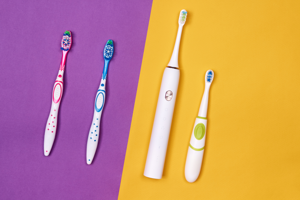 Brosse à dents manuelle et brosse à dents électriques